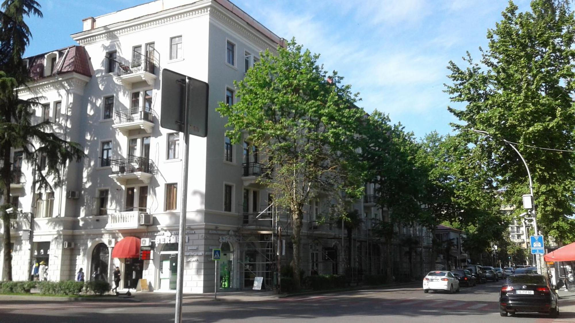City View Apartment On Gorgiladze 1 バトゥーミ エクステリア 写真